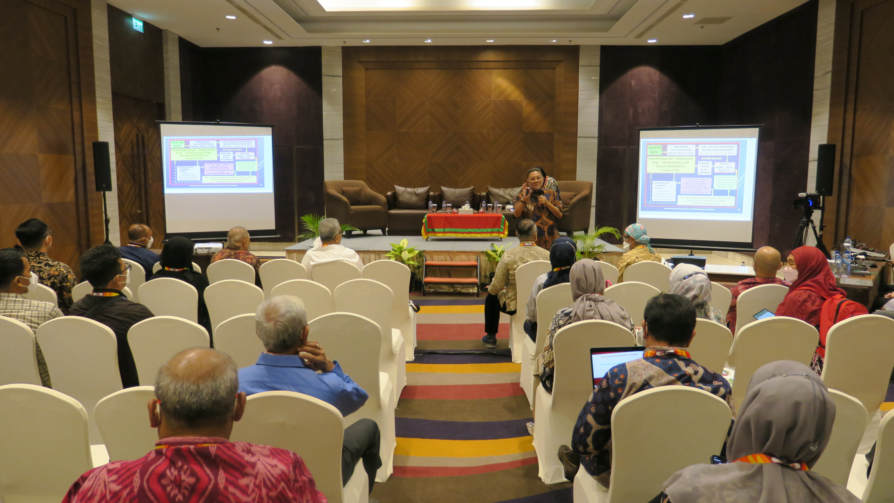 Sesi Simposium Etik &amp; Profesionalisme di KOGI XVIII